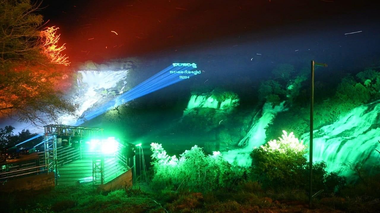 <div class="paragraphs"><p>Bharachukki waterfalls in Hanur taluk, Chamarajanagar district illuminated as part of 'Jalapathotsava', on Saturday evening.</p></div>